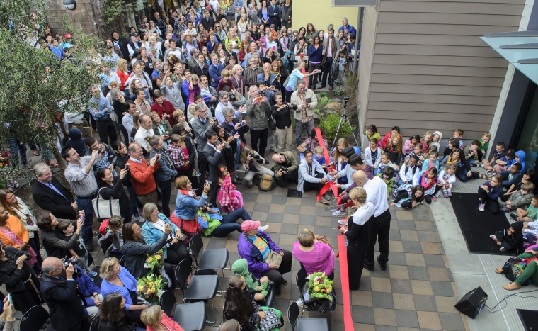 2013_Steve_Morris_Community_Center_ribbon_cutting.jpg