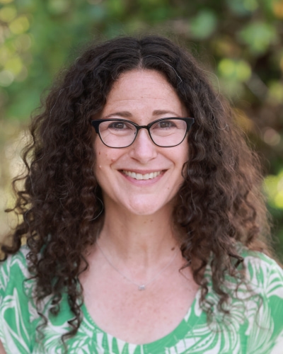 Profile picture of Laura Post P'17, ‘22